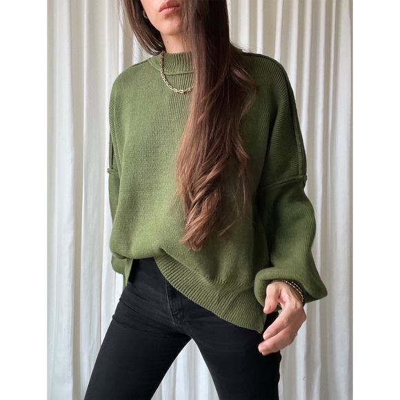 MIRANDA OVERSIZED SWEATER — In Forest Green - Picture 3 of 6